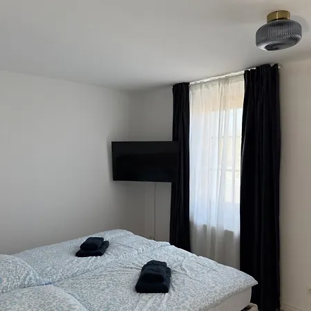 Neu Lotta Apartment